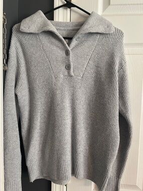 aerie Light Gray V-Neck Collared Knit Sweater